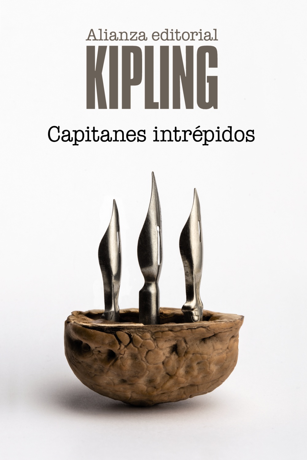 CAPITANES INTRÉPIDOS. 9788491046387